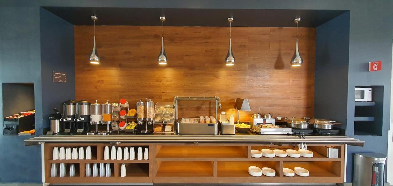 Microtel Inn & Suites By Wyndham San Luis Potosí Extérieur photo