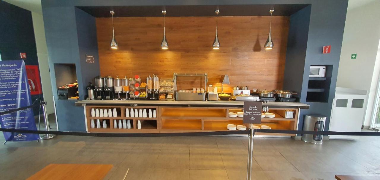 Microtel Inn & Suites By Wyndham San Luis Potosí Extérieur photo