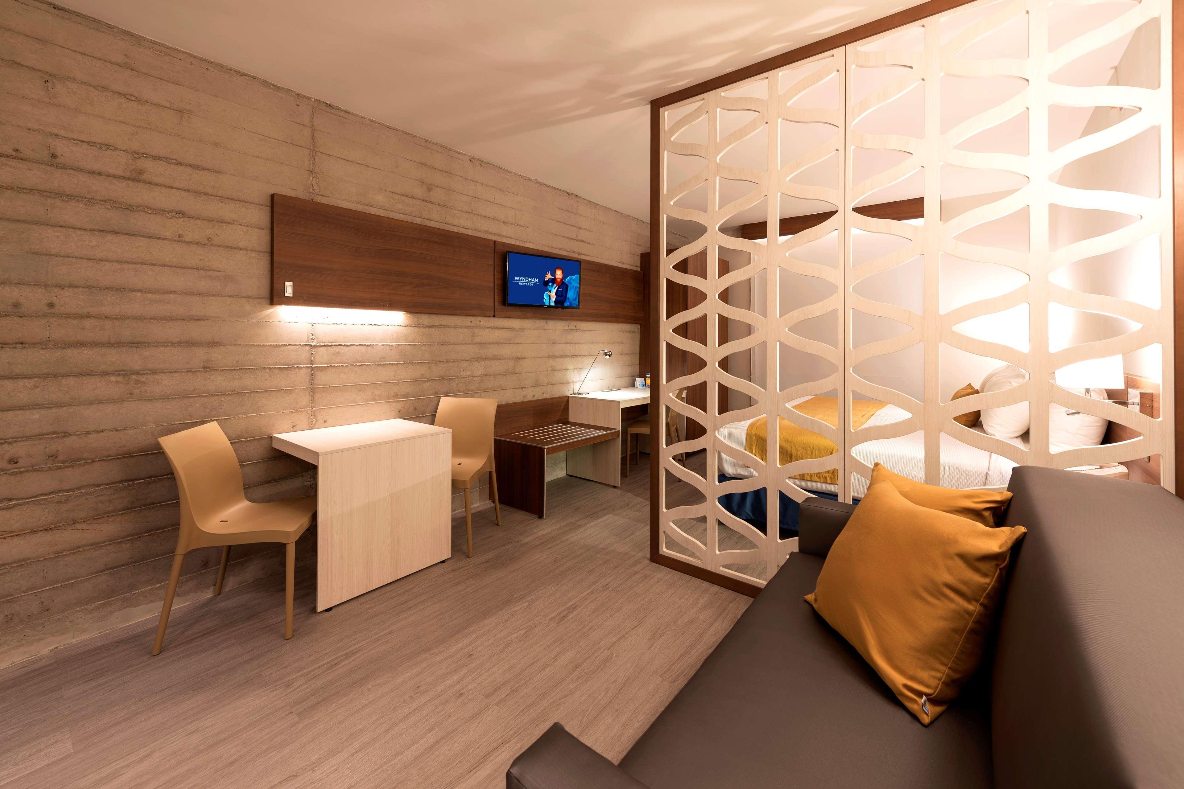 Microtel Inn & Suites By Wyndham San Luis Potosí Extérieur photo