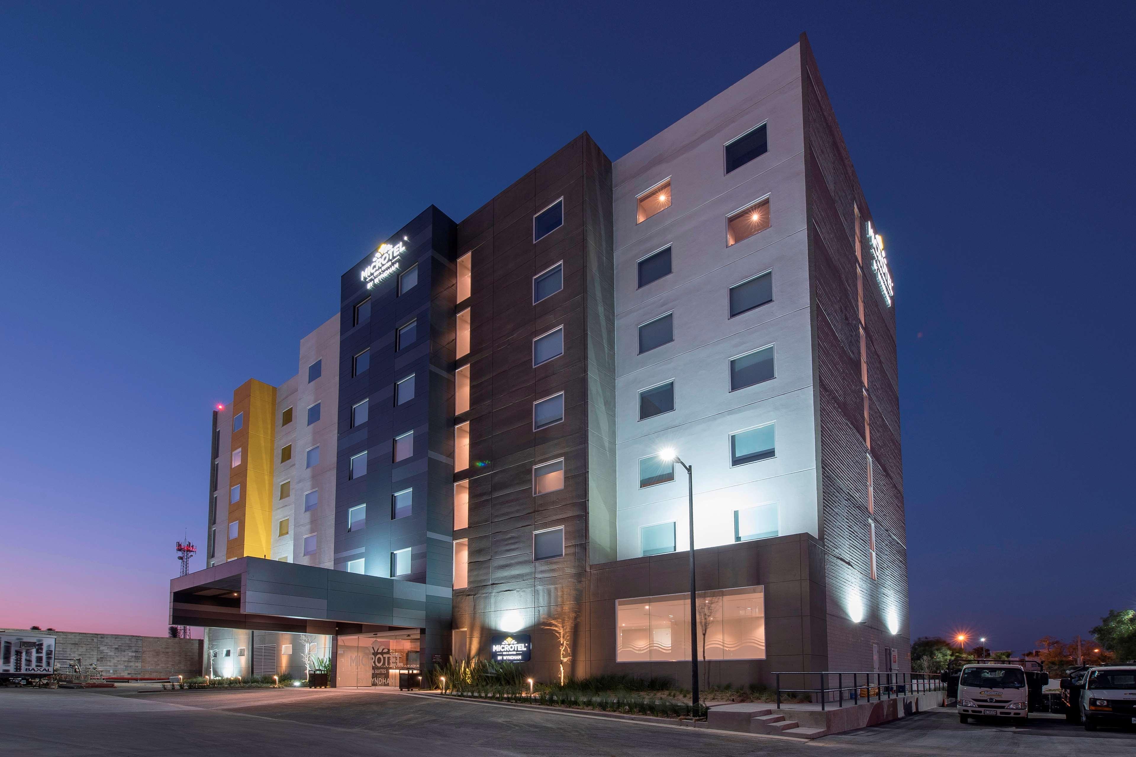 Microtel Inn & Suites By Wyndham San Luis Potosí Extérieur photo