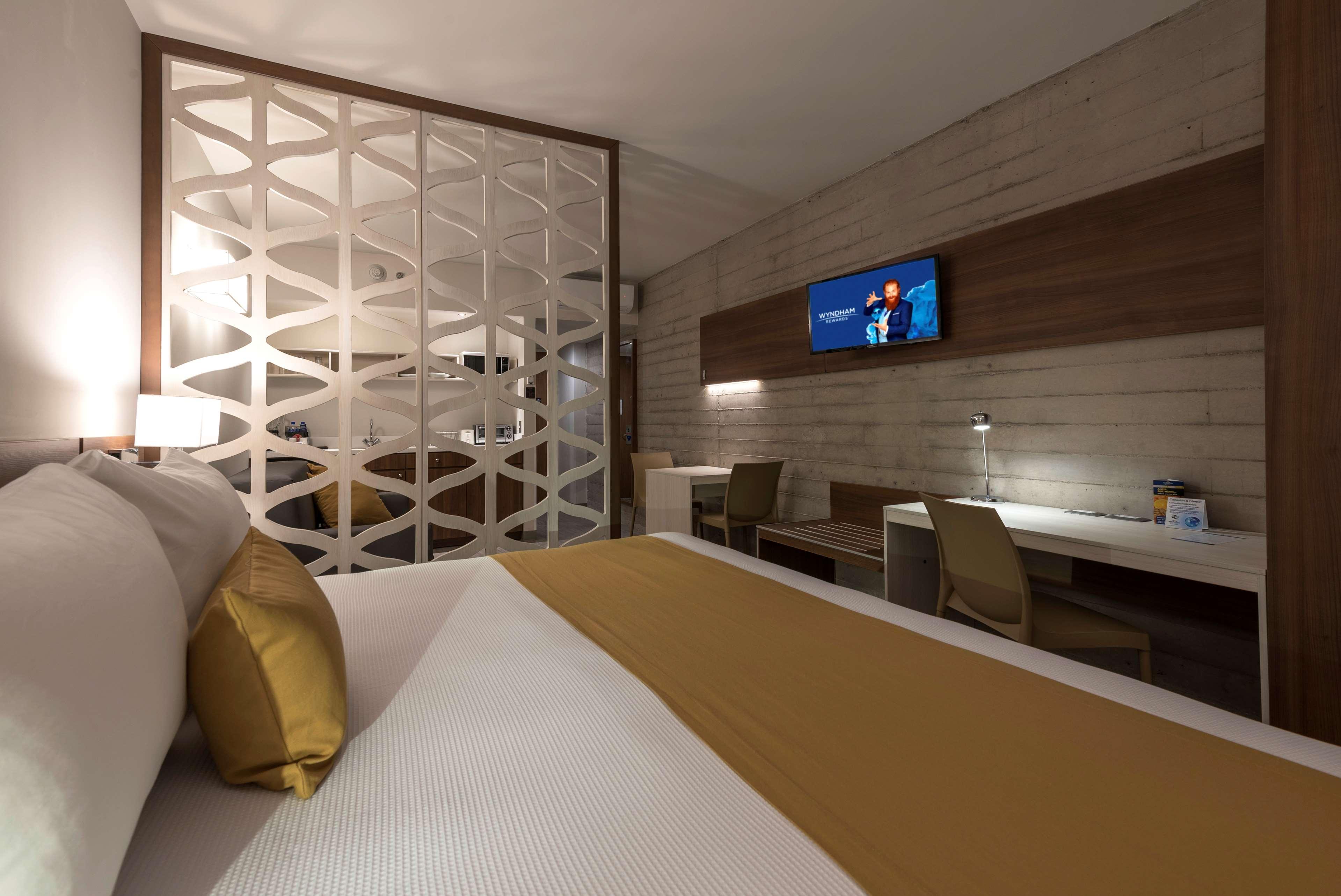 Microtel Inn & Suites By Wyndham San Luis Potosí Extérieur photo